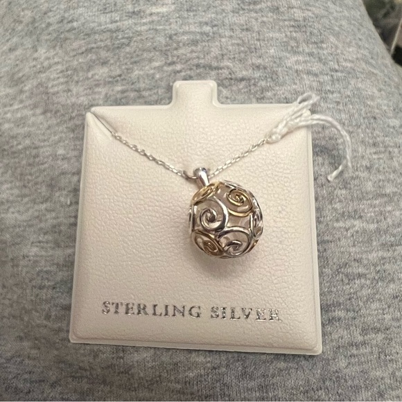 Solvar Swirl Pendent - Picture 6 of 9